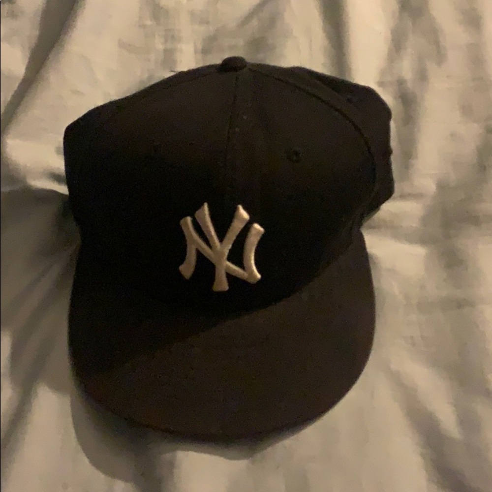 Yankee Fitted